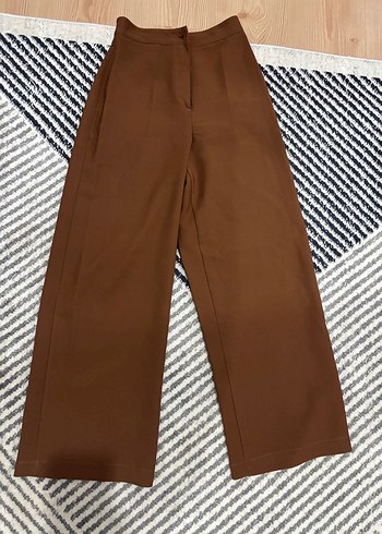 Kahverengi Piliseli Kumaş Kadın Pantolon