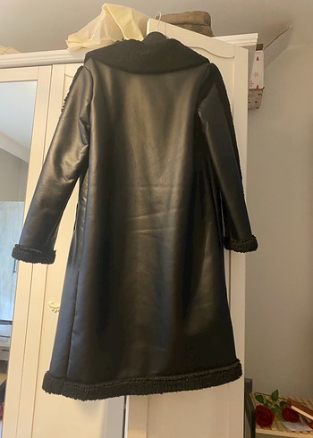 Siyah Deri Kadın Kürklü Uzun Ceket - Görsel 3