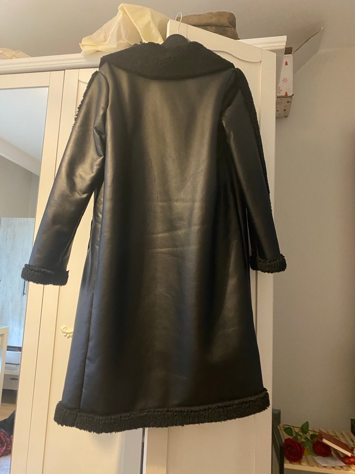 Siyah Deri Kadın Kürklü Uzun Ceket - Görsel 3