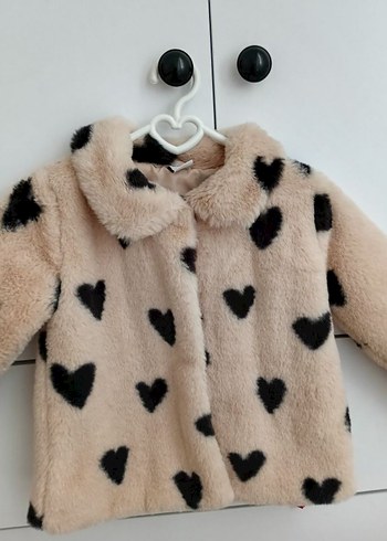 Kız Çocuk Bej Kalp Desenli Peluş Ceket