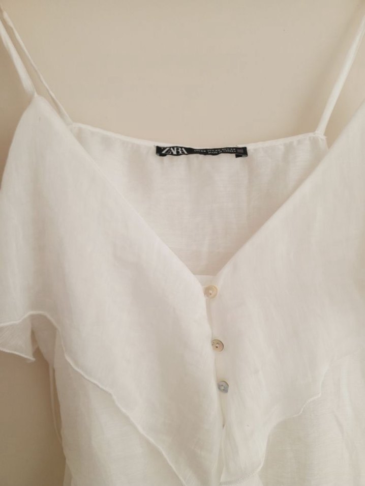 Beyaz Keten Fırfırlı Kolsuz Bluz - Görsel 4