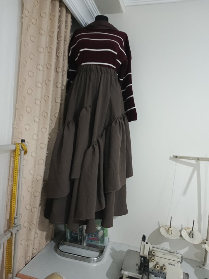 Uzun Kahverengi Volanlı Salaş Etek - Görsel 2