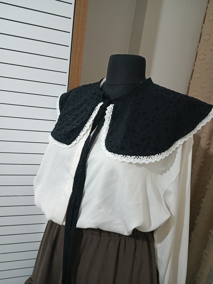 Dantel Detaylı Gotik Yaka - Görsel 4