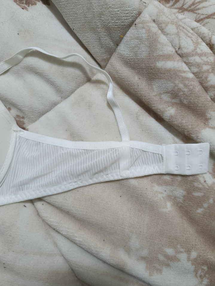 Beyaz Sütyen - Görsel 2
