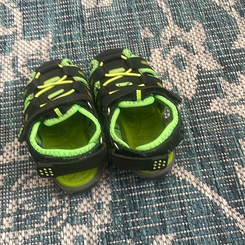22 Beden yeşil Renk 22 numara sandalet