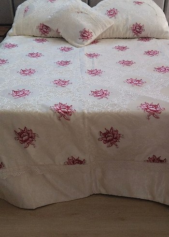 Nakışlı Beyaz Yatak Örtüsü - Görsel 5