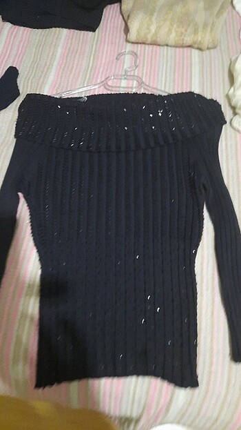 Taş ve boncuk işli bluz - Görsel 4