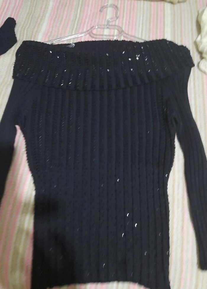 Taş ve boncuk işli bluz - Görsel 4