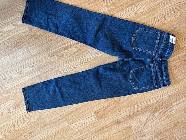 38 Beden mavi Renk Etiketli sıfır orjinal mango jeans