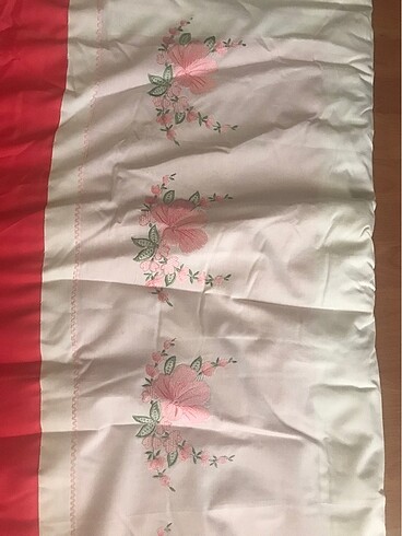 Diğer Yün yorgan işlemeli