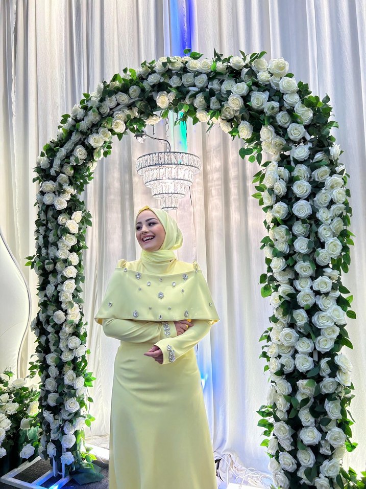 Sarı Nakışlı Uzun Tesettür Abiye - Görsel 3