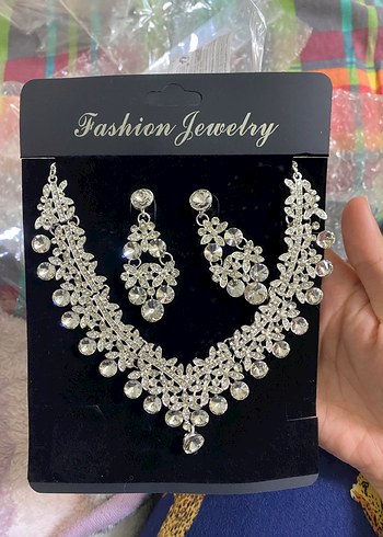 Beyaz Parlak Payetli Gelin Tacı ve Takı Seti - Görsel 3