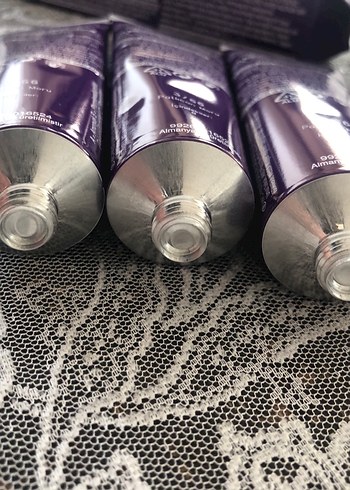 Wella Wella Koleston Krem Saç Boyası 3/66 Patlıcan Moru