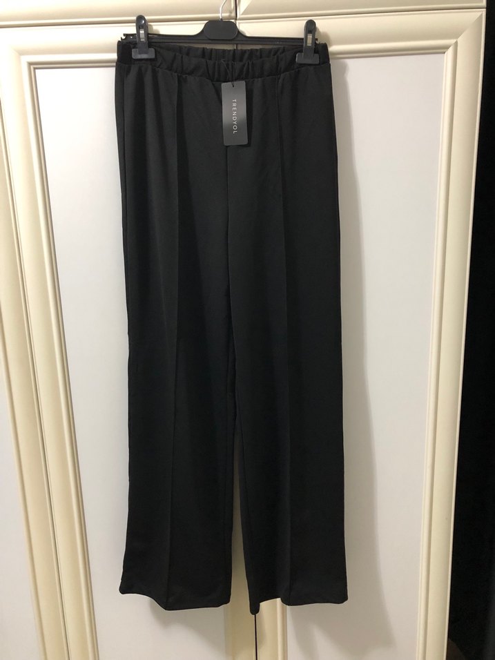 Trendyol Siyah Bol Paça Pantolon - Görsel 2