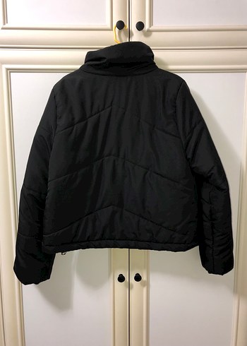 Kadın Siyah Fermuarlı Kısa Kış Montu - Görsel 3