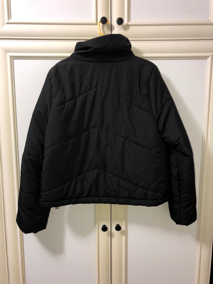 Kadın Siyah Fermuarlı Kısa Kış Montu - Görsel 3