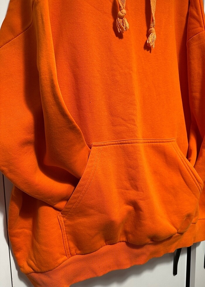 Kapşonlu sweatshirt - Görsel 4