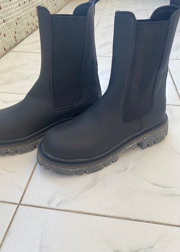 Siyah Rugan Stiletto Topuklu Kadın Bot
