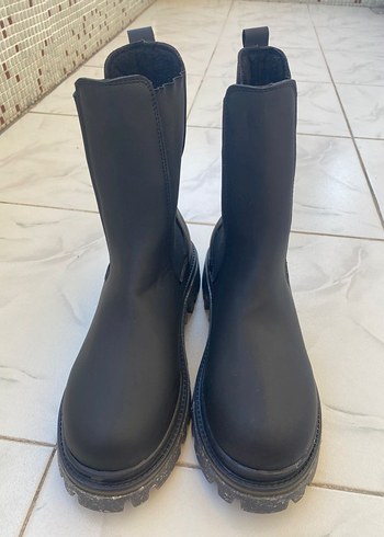 40 Beden Siyah Rugan Stiletto Topuklu Kadın Bot