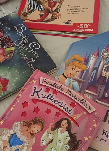 Çeşitli kitap çanta