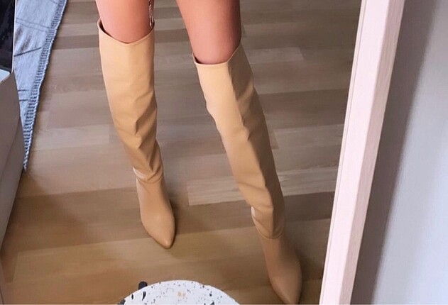 Diz üstü nude çizme