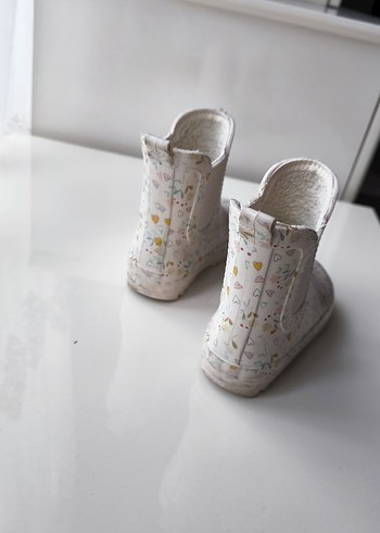 Kız Çocuk Beyaz Simli Baskılı Bot - Görsel 2