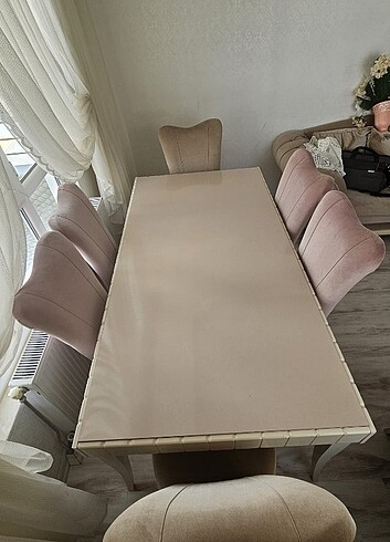 Temiz Avangart Salon Yemek Masası