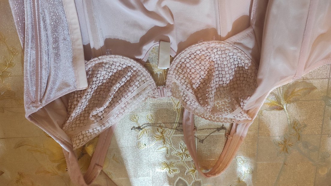 Dantel Detaylı Pembe Straplez Büstiyer - Görsel 5