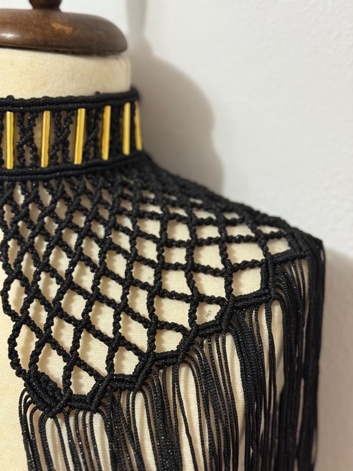 Uzun Siyah İşlemeli Boncuklu omuzluk - Görsel 4