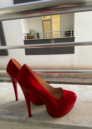 36 Beden Parlak Kırmızı Süet Yüksek Topuklu Stiletto