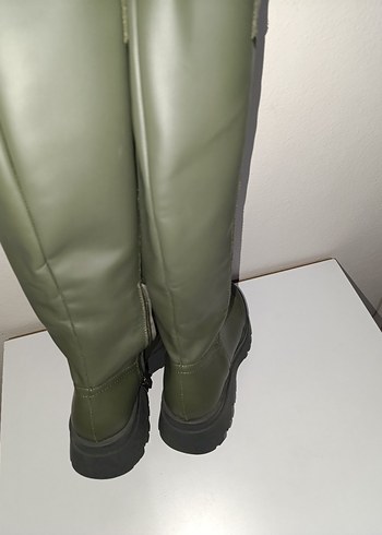 Stradivarius Haki Fermuarlı Kadın Çizme Bot - Görsel 2