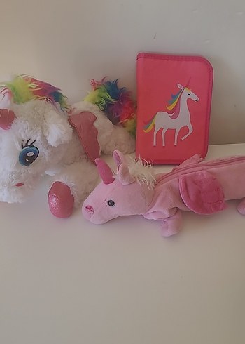 pony peluş oyuncak ve kalem kutuları