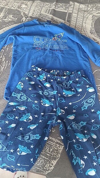 Erkek çocuk polar pijama takimi