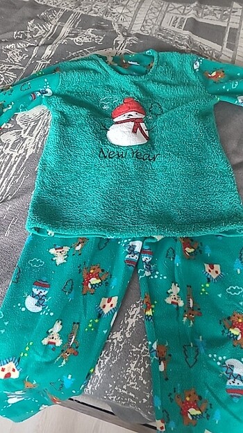 Kiz cocuk polar pijama takimi