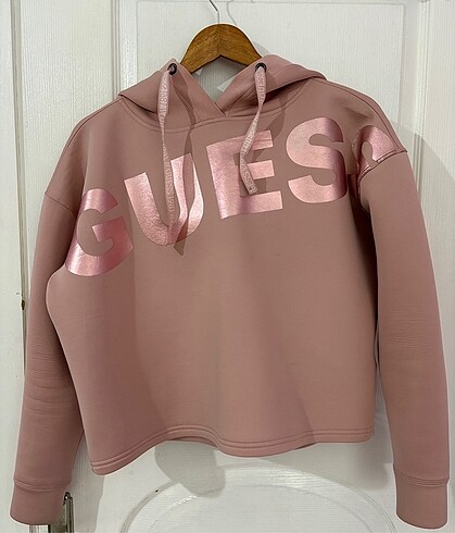 Guess sweatshirt