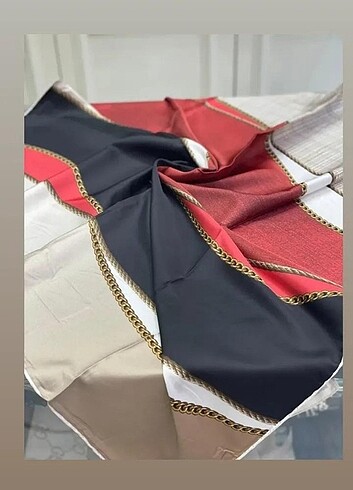 Colors plus marka zincir desen esarp