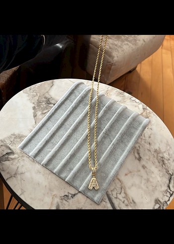 Altın Renk Zincir Detaylı Midi Kolye - Görsel 3