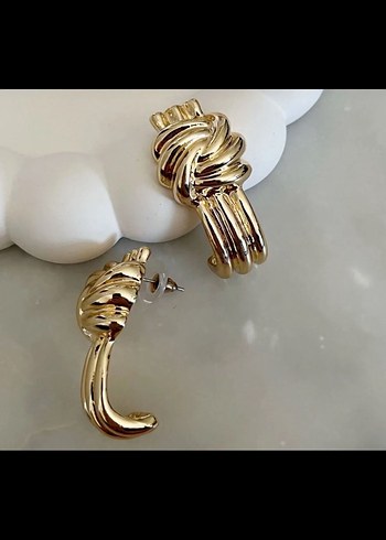 Altın Renk Modern Klasik Mini Küpeler - Görsel 3