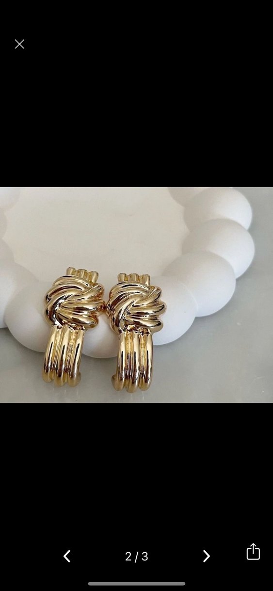 Altın Renk Modern Klasik Mini Küpeler - Görsel 2