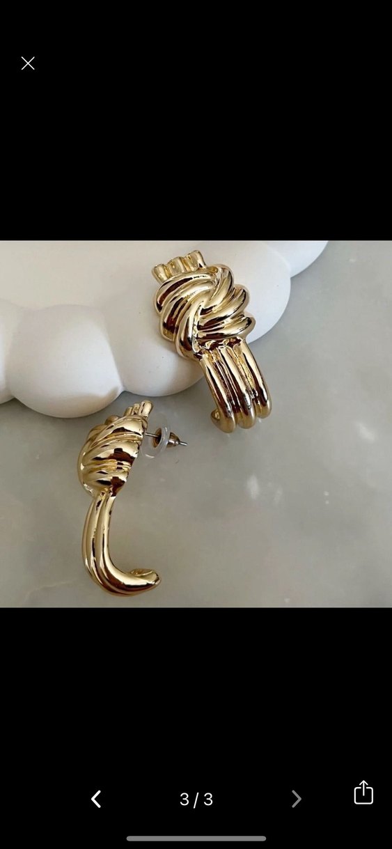 Altın Renk Modern Klasik Mini Küpeler - Görsel 3