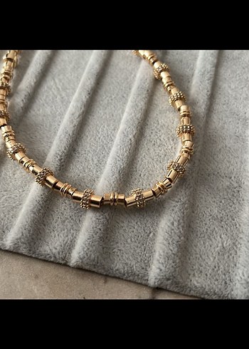 Minimalist Altın Renk Boncuklu Midi Kolye - Görsel 2