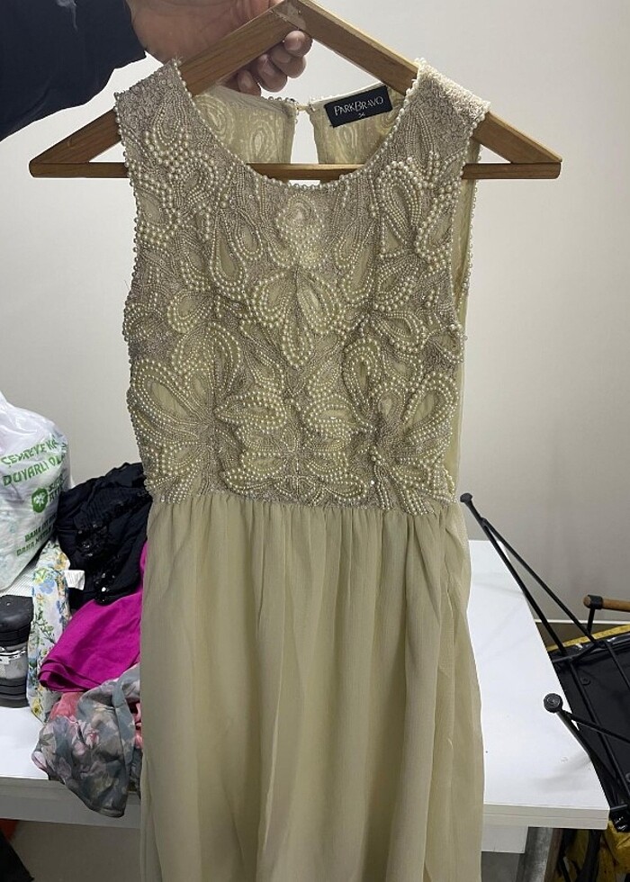 Taşlı şık midi elbise - Görsel 2