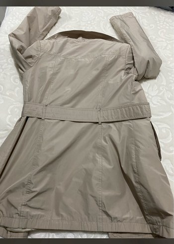 Düğmeli Bej Kadın Trençkot - Görsel 2