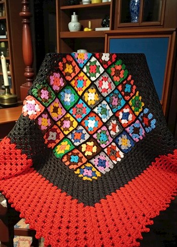 Çok Renkli Desenli Örgü Battaniye - Görsel 4