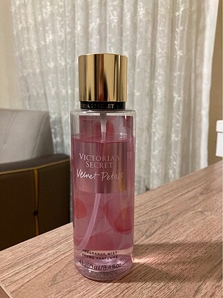 Victoria Secret Velvet Petals