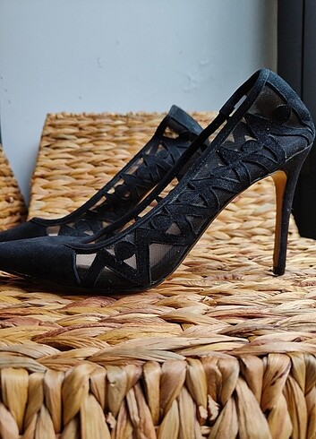 38 Beden siyah Renk Mango suet stiletto ince topuk ayakkabi