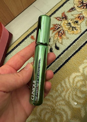 Clinique Yoğun Hacim Veren Siyah Maskara - Görsel 2