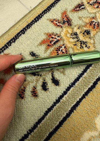Clinique Yoğun Hacim Veren Siyah Maskara - Görsel 3