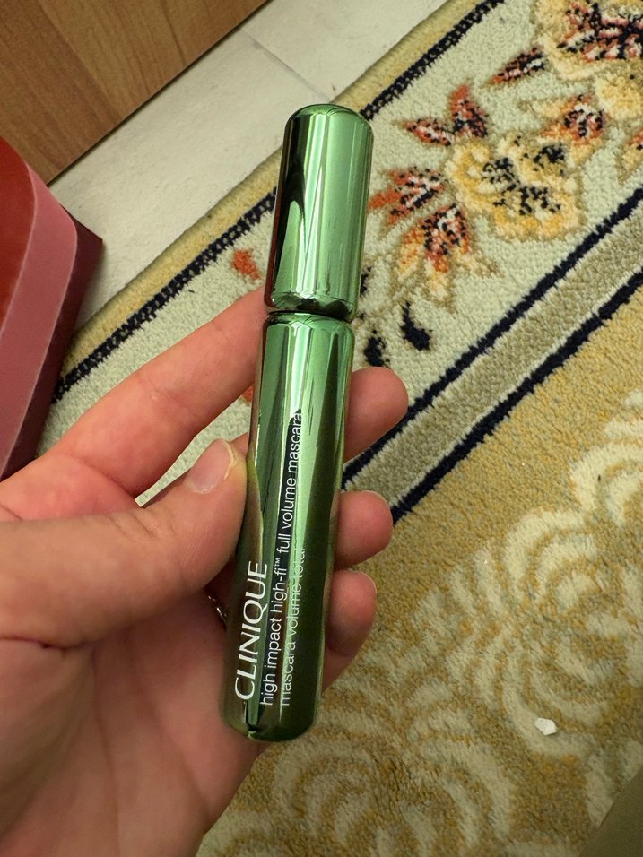 Clinique Yoğun Hacim Veren Siyah Maskara - Görsel 2