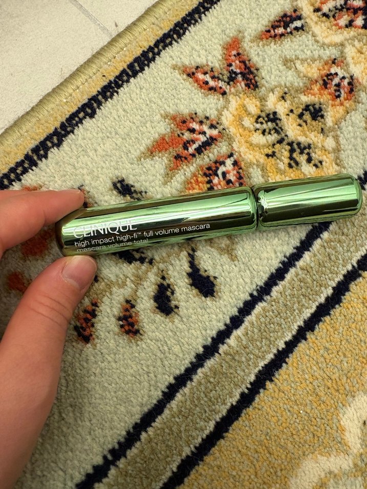 Clinique Yoğun Hacim Veren Siyah Maskara - Görsel 3